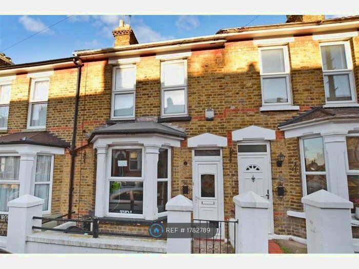 2 Bedroom Terraced House To Rent In Clive Road, Rochester, ME1