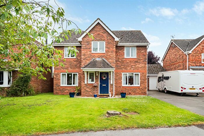 4 Bedroom Detached House For Sale In Hall Gardens, Rawcliffe, DN14