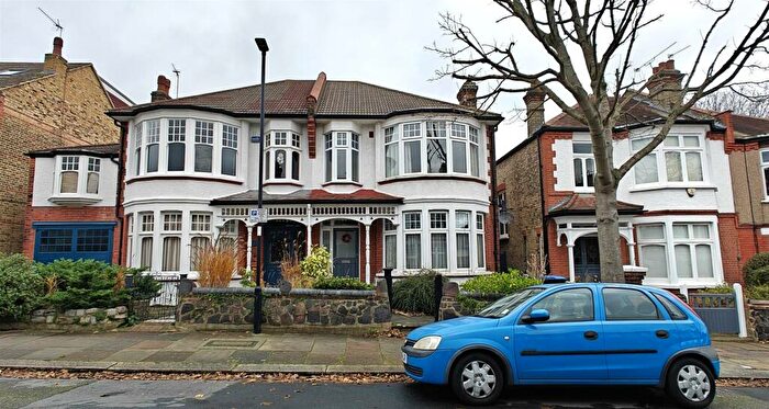 2 Bedroom Flat To Rent In Arlow Road, Winchmore Hill, N21