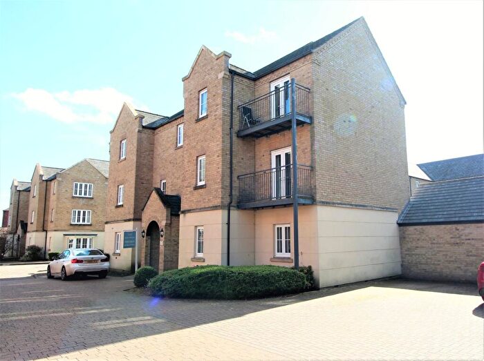 2 Bedroom Apartment For Sale In Avocet Close, Coton Park, Rugby, CV23