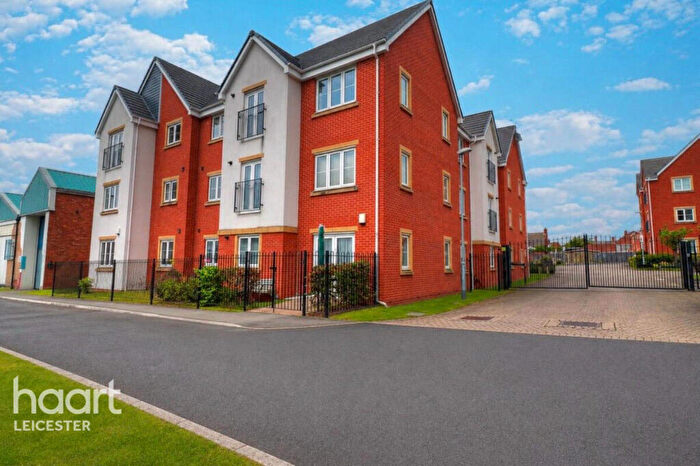 2 Bedroom Flat For Sale In Havelock Gardens, Leicester, LE4