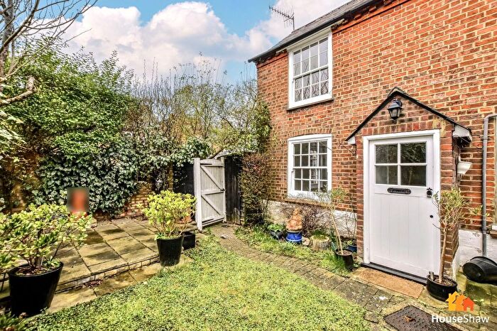2 Bedroom Detached House For Sale In George Street, Chesham, HP5