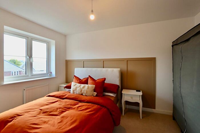 3 Bedroom Semi-Detached House For Sale In Woodfieldside Road, Gellihaf, NP12