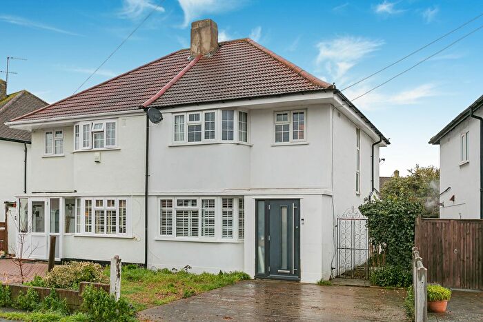 3 Bedroom Semi Detached House For Sale In Ashridge Way, Sunbury-On-Thames, Surrey, TW16