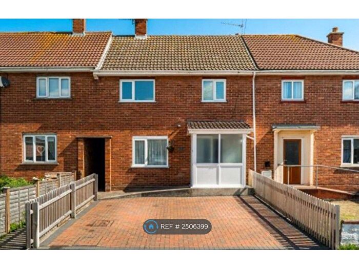 3 Bedroom Terraced House To Rent In Harps Close Road, Lowestoft, NR32