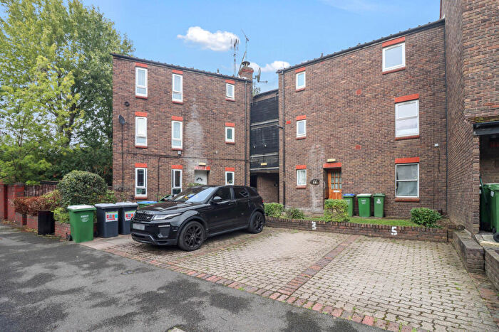 1 Bedroom Apartment To Rent In Glimpsing Green, Erith, DA18