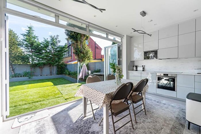 5 Bedroom End Of Terrace House To Rent In Aberdeen Road, Dollis Hill, London, NW10