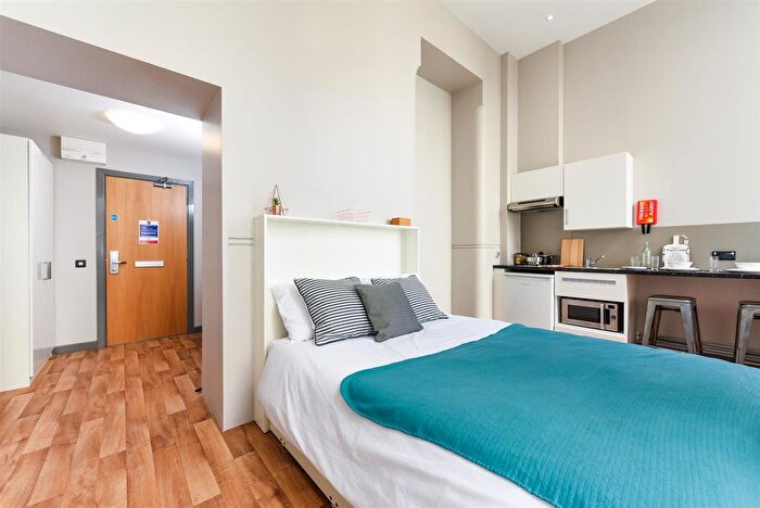 1 Bedroom Flat To Rent In College Square East, Belfast, BT1