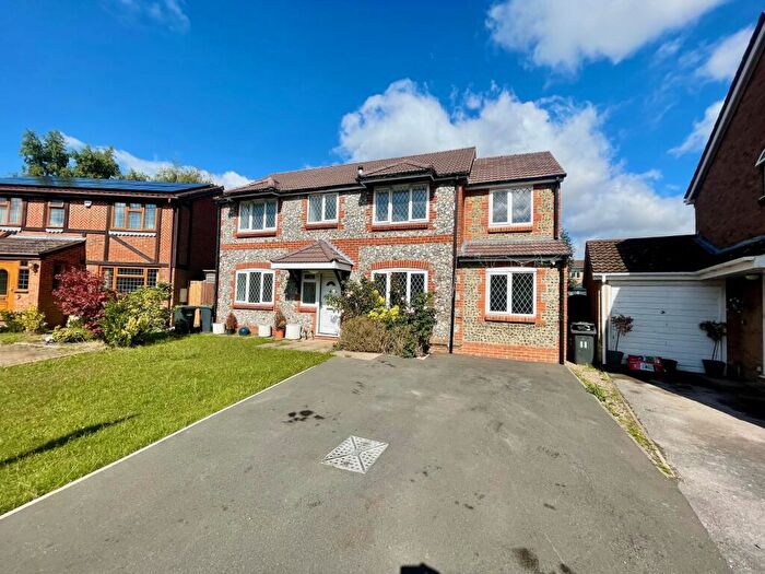 5 Bedroom Detached House To Rent In Foxhill, Luton, LU2