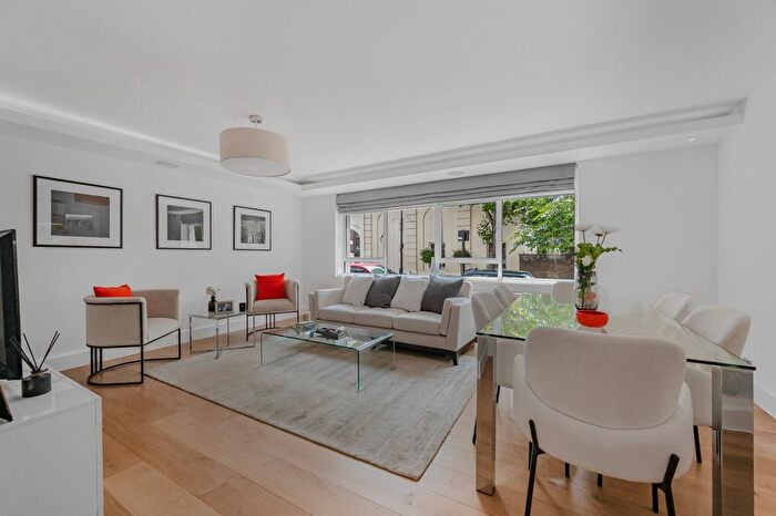 3 Bedroom Flat To Rent In Clifton Place, Hyde Park, W2