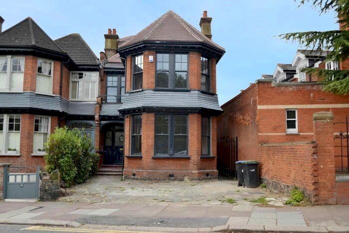 4 Bedroom Property To Rent In Station Road, London, N21