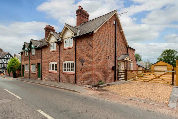 4 Bedroom Semi-Detached House For Sale In Farndon, Chester, CH3