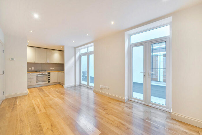 2 Bedroom Apartment For Sale In Whateley Road, London, SE22