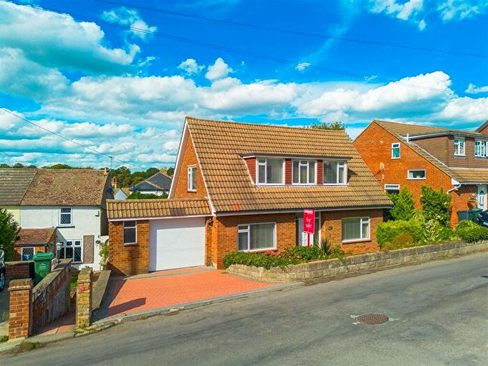 4 Bedroom Chalet For Sale In Broad Lane, Wilmington, DA2