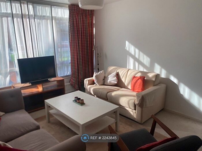 2 Bedroom Flat To Rent In Strutton Ground, London, SW1P