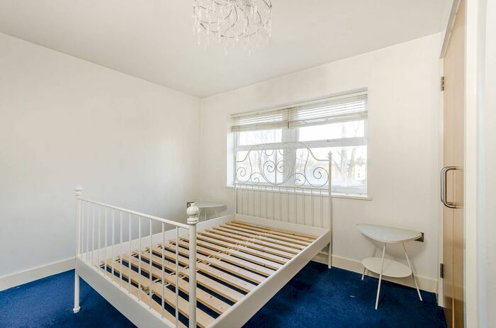 1 Bedroom Flat To Rent In Ferndale Road, Clapham North, London, SW9