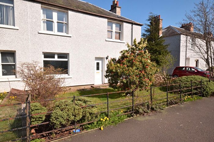 2 Bedroom Flat To Rent In Darnhall Drive, Perth, Perthshire, PH2