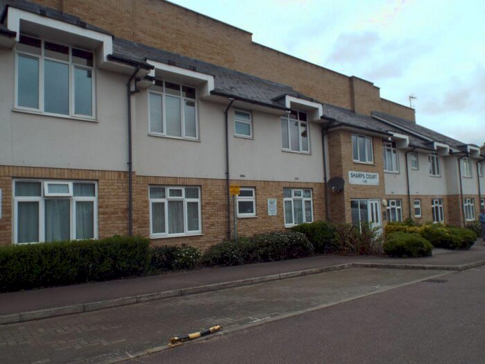 2 Bedroom Flat To Rent In Cooks Way, Hitchin, SG4