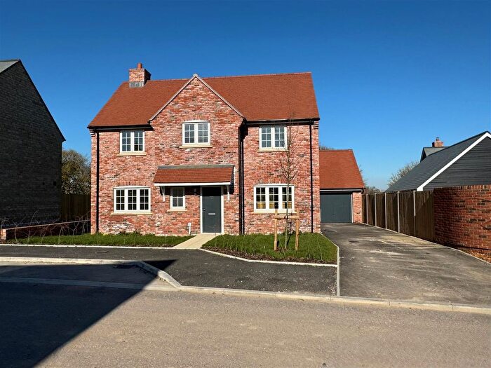 4 Bedroom Detached House For Sale In Shillingstone Lane, Okeford Fitzpaine, Blandford Forum, DT11