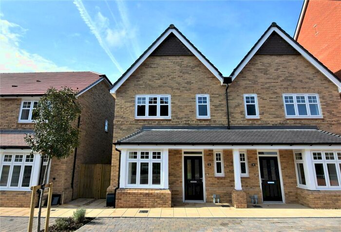 3 Bedroom Semi-Detached House To Rent In Empress Drive, Wallingford, OX10