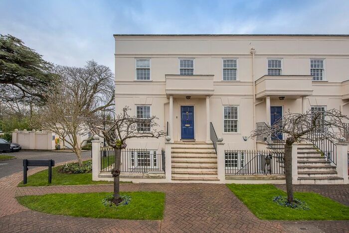 4 Bedroom End Of Terrace House To Rent In Beaufort Close, London, SW15