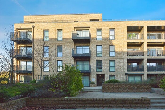 1 Bedroom Flat For Sale In Canal Street, Campbell Park, Milton Keynes, MK9