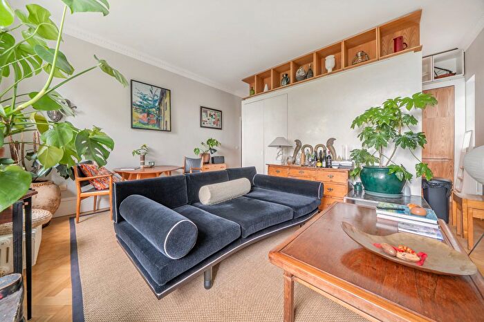 2 Bedroom Flat For Sale In Sydenham Hill, London, SE26