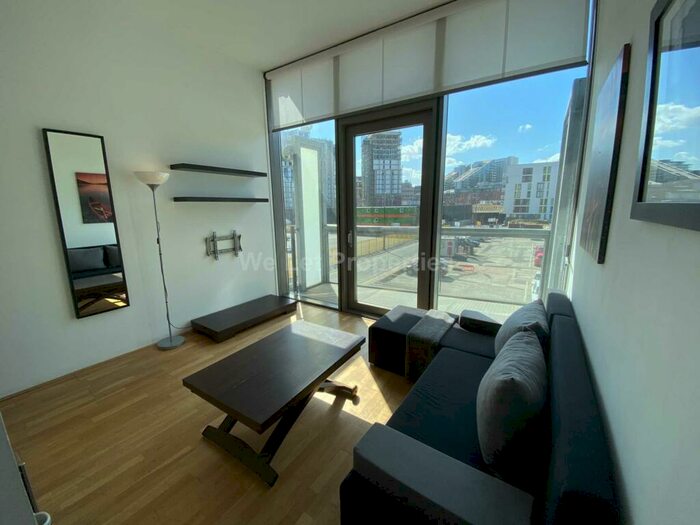 Apartment To Rent In Abito, Greengate, M3