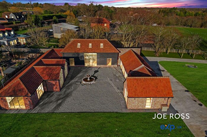 4 Bedroom Barn Conversion For Sale In Maldon Road, Tiptree, Colchester, CO5