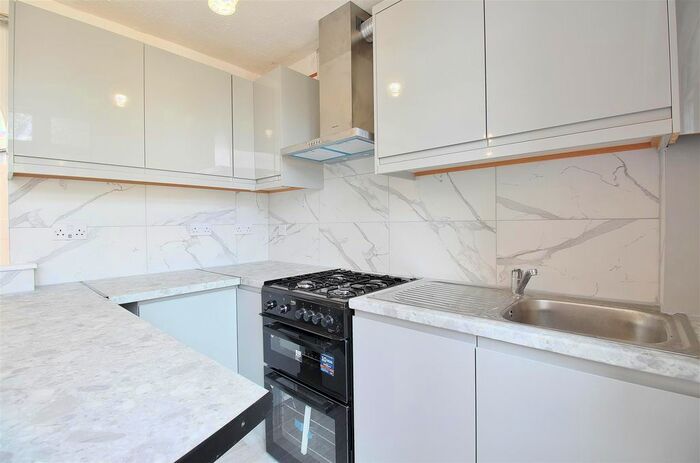 2 Bedroom Property To Rent In Hounslow Road, Hanworth, Feltham, TW13