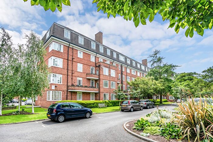 1 Bedroom Flat To Rent In Sutton Court Road, W4
