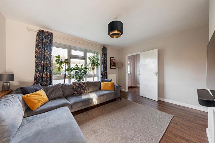 3 Bedroom Terraced House For Sale In Alders Avenue, Woodford Green, IG8