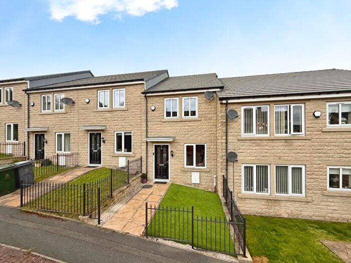 2 Bedroom Town House For Sale In Springhurst Road, Shipley, BD18