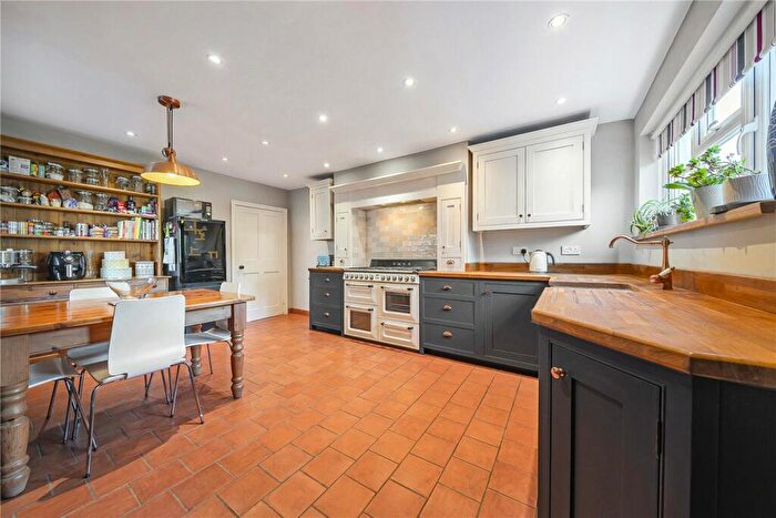 5 Bedroom Detached House For Sale In Bath Road, Speen, Newbury, Berkshire, RG14