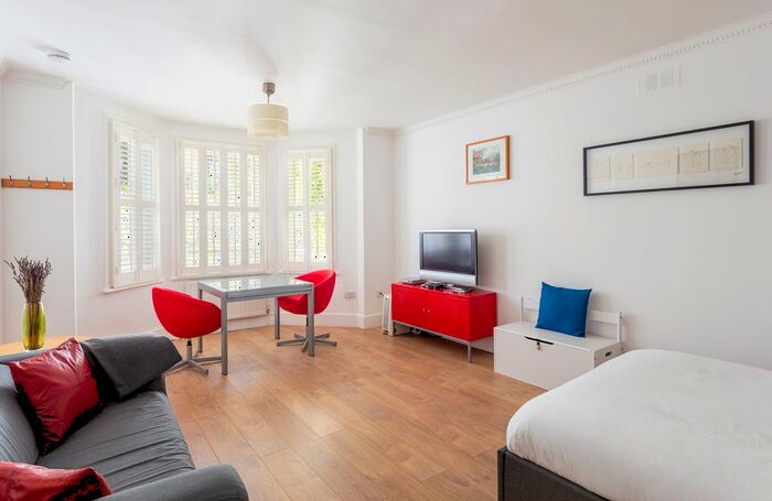 Studio To Rent In Elsham Road, London, W14