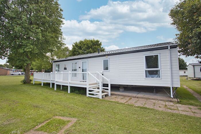 2 Bedroom Mobile/park Home For Sale In St. Margarets Holiday Park, Dover, St. Margarets-At-Cliffe, CT15