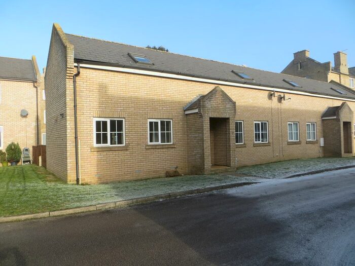 3 Bedroom Semi-Detached House To Rent In Tower Court, Ely, CB7