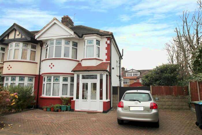 3 Bedroom Semi-Detached House To Rent In Wentworth Gardens, Palmers Green, London, N13