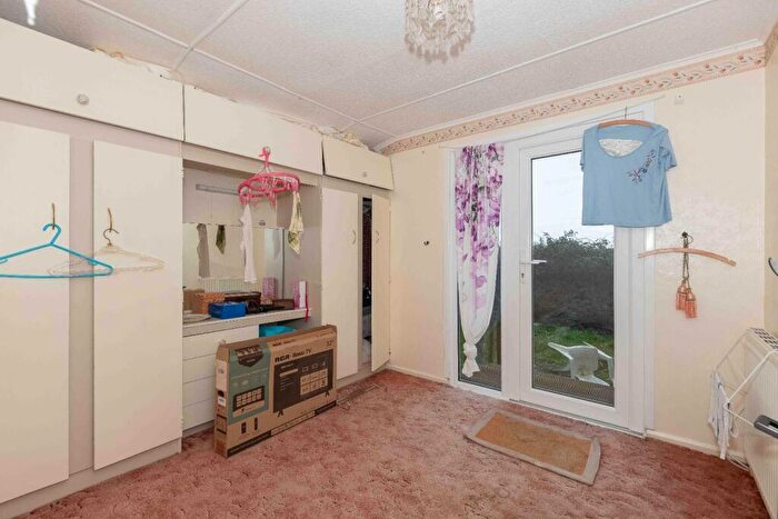2 Bedroom Park Home For Sale In Broadway Park, The Broadway, Lancing, BN15