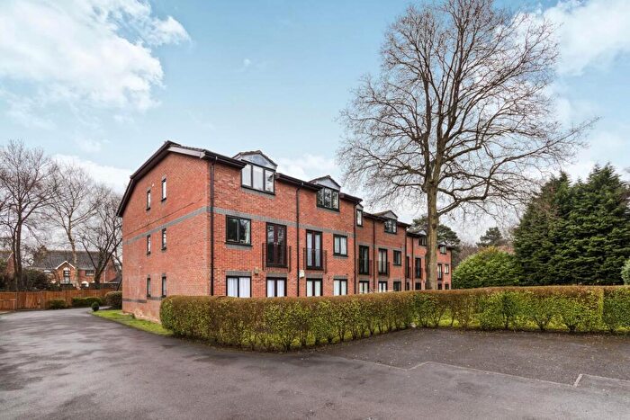 1 Bedroom Flat To Rent In Maple Court, Wayland Close, Bracknell, RG12