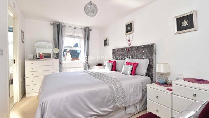 3 Bedroom Town House For Sale In Hawksmoor Grove, Bromley, BR2