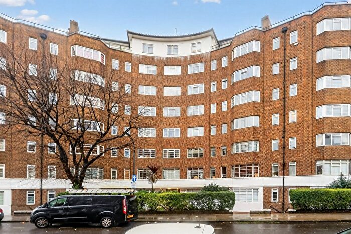 1 Bedroom Flat For Sale In Barons Court Road, London, W14