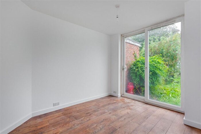 3 Bedroom Terraced House To Rent In Sunray Avenue, Surbiton, KT5