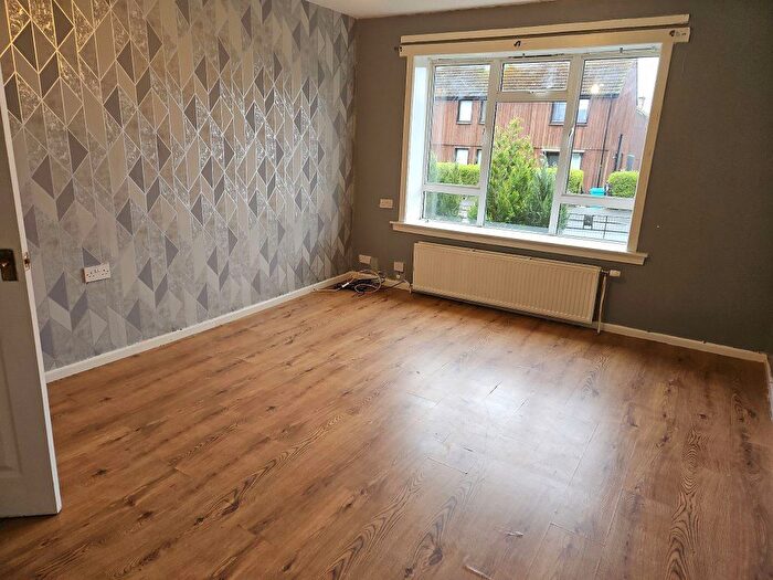 2 Bedroom Flat To Rent In Gl St Ninian Terrace, Dundee, DD3