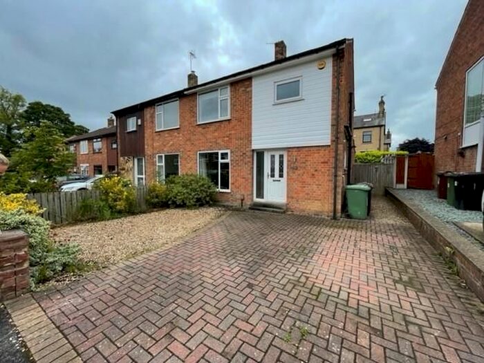 3 Bedroom Semi-Detached House To Rent In Sunfield Drive, Stanningley, Pudsey, LS28