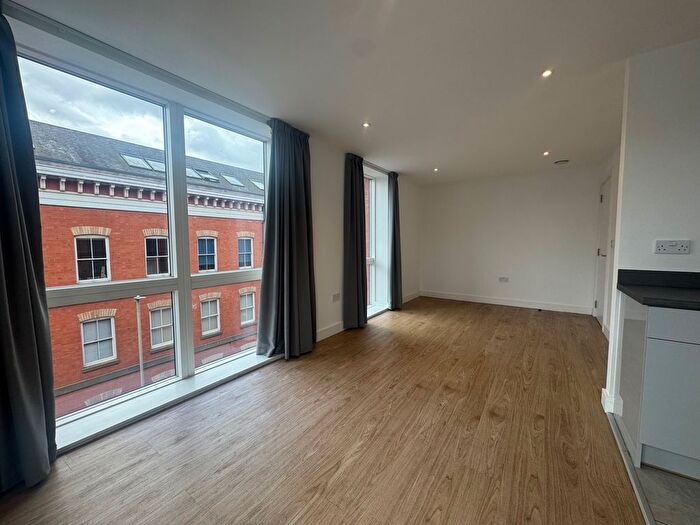 2 Bedroom Flat To Rent In New Walk Place, Leicester, LE1