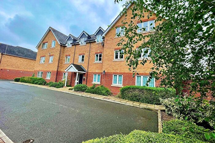 2 Bedroom Flat To Rent In Harvey Road, Langley, Slough, SL3