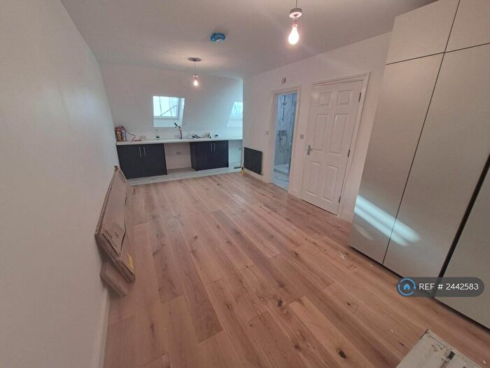 4 Bedroom Flat To Rent In Allen Road, London, N16