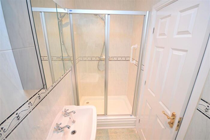 3 Bedroom Flat To Rent In Oak House, Bramhall Lane South, Bramhall, SK7