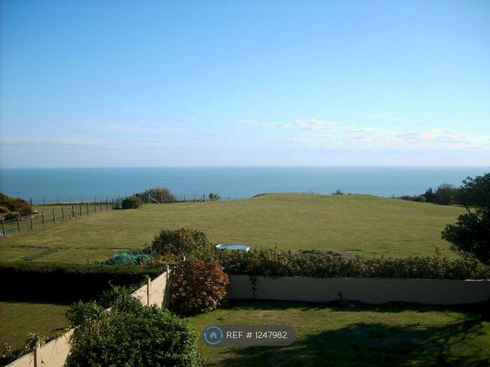 3 Bedroom Bungalow To Rent In Old Dover Road, Capel-Le-Ferne, Folkestone CT18